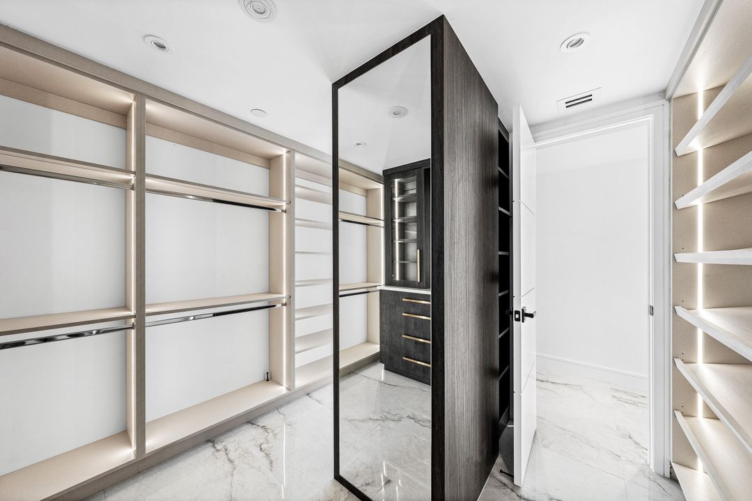 На продажу: $3,950,000 (3 спален, 2 ванн, 2091 Квадратных фут)