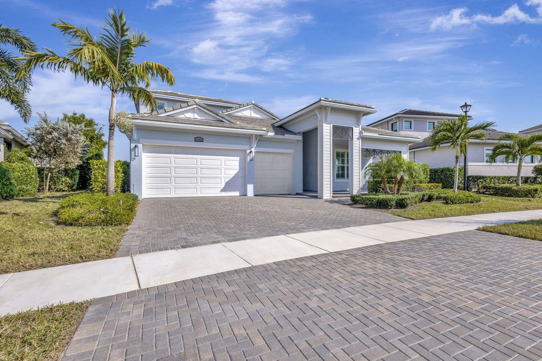 В аренду: $5,900 (4 спален, 4 ванн, 3294 Квадратных фут)