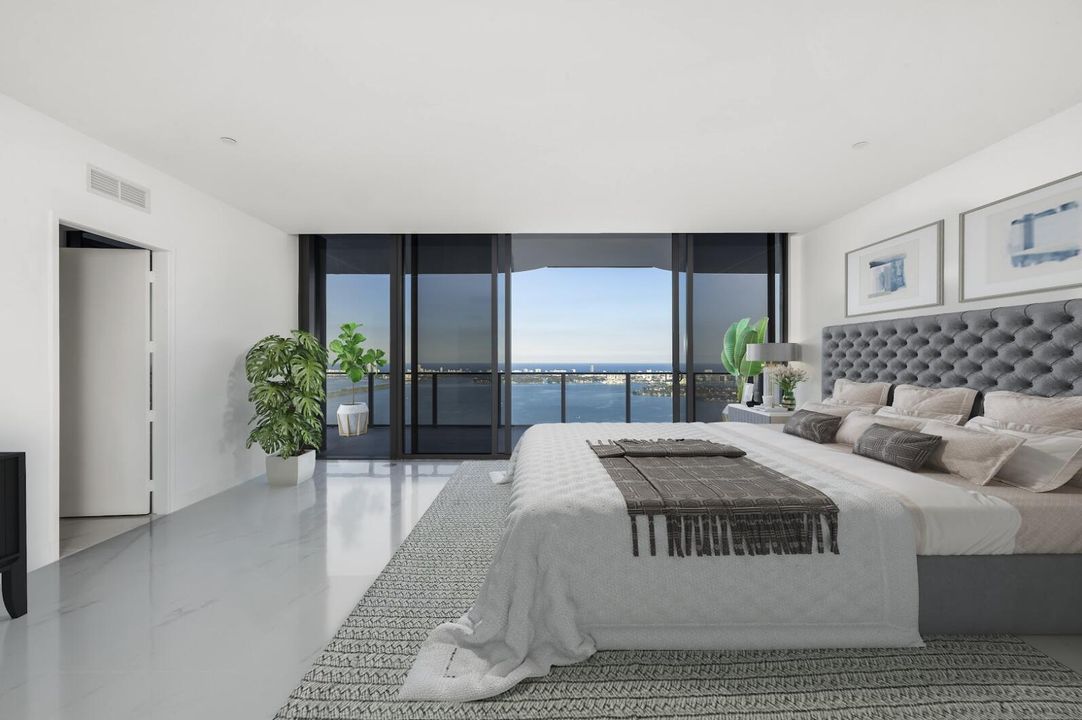 For Sale: $8,998,000 (6 beds, 6 baths, 5010 Square Feet)