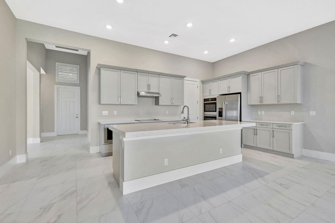 В аренду: $5,900 (4 спален, 4 ванн, 3294 Квадратных фут)