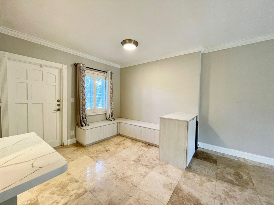 待售: $325,000 (1 贝兹, 1 浴室, 620 平方英尺)