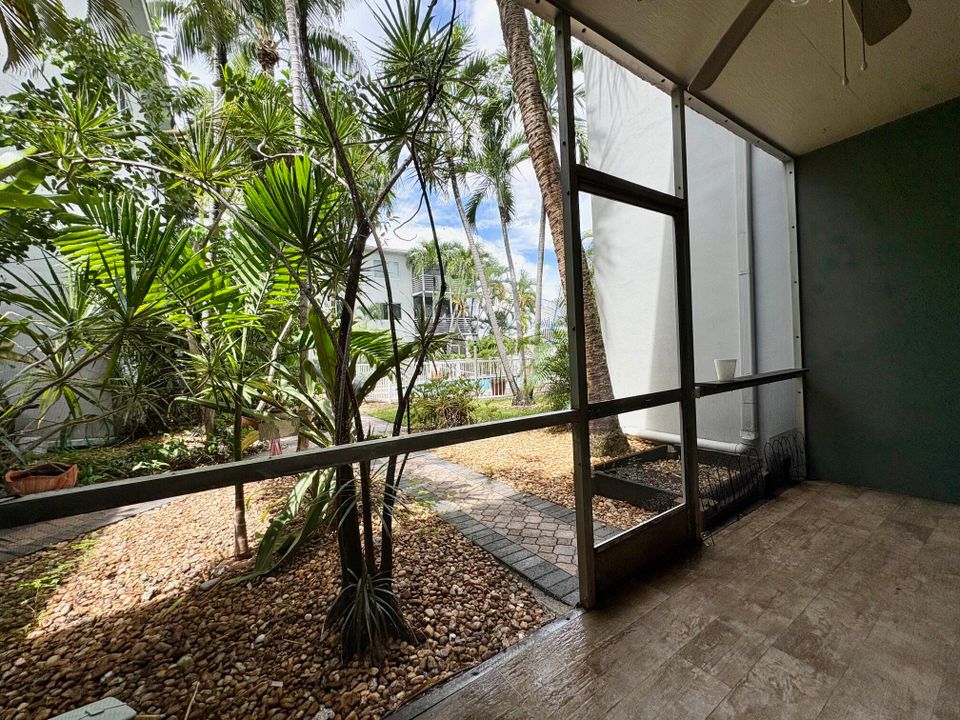 待售: $325,000 (1 贝兹, 1 浴室, 620 平方英尺)