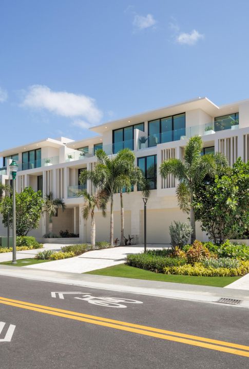 Active With Contract: $5,650,000 (4 beds, 4 baths, 4467 Square Feet)