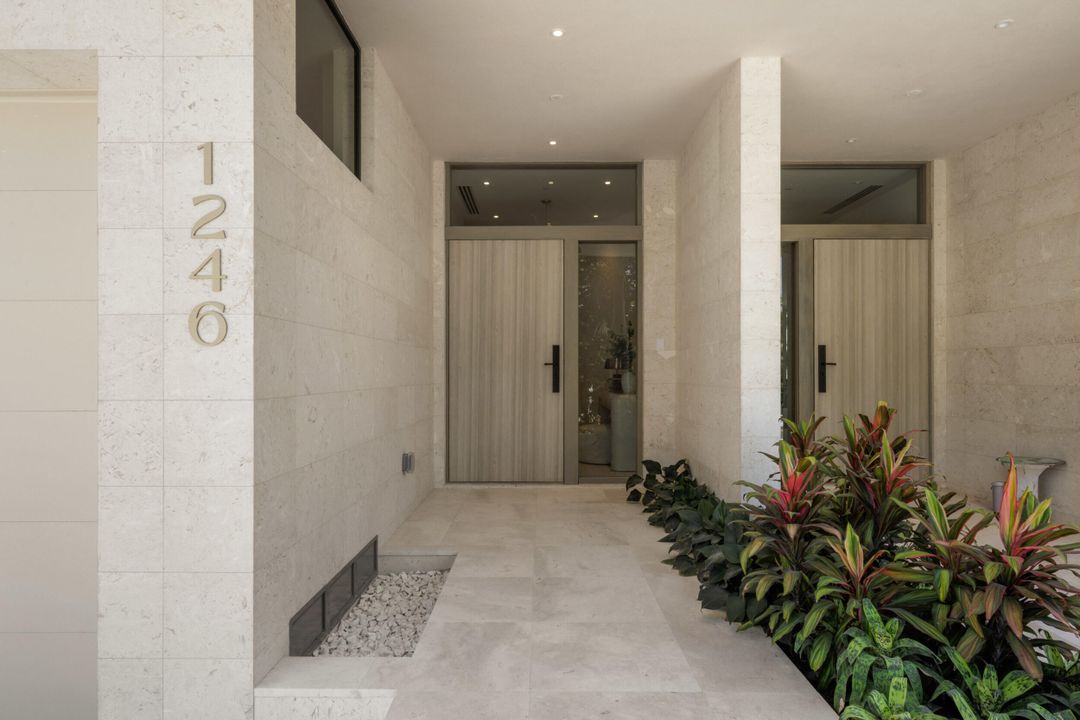 Active With Contract: $5,650,000 (4 beds, 4 baths, 4467 Square Feet)