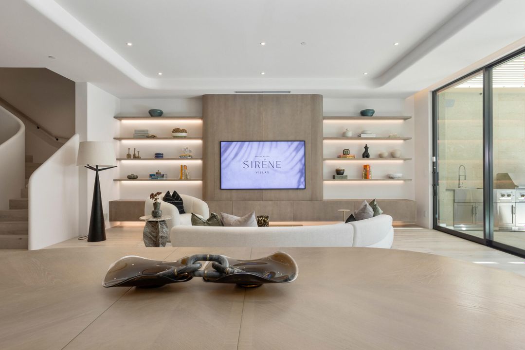 Active With Contract: $5,650,000 (4 beds, 4 baths, 4467 Square Feet)