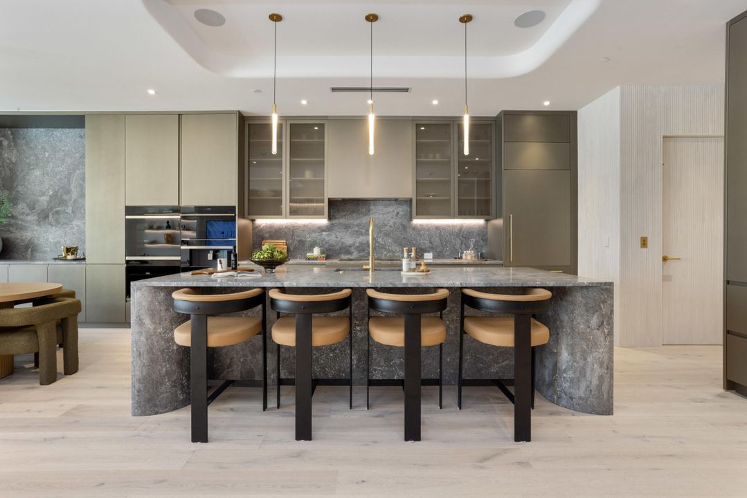 Active With Contract: $5,650,000 (4 beds, 4 baths, 4467 Square Feet)