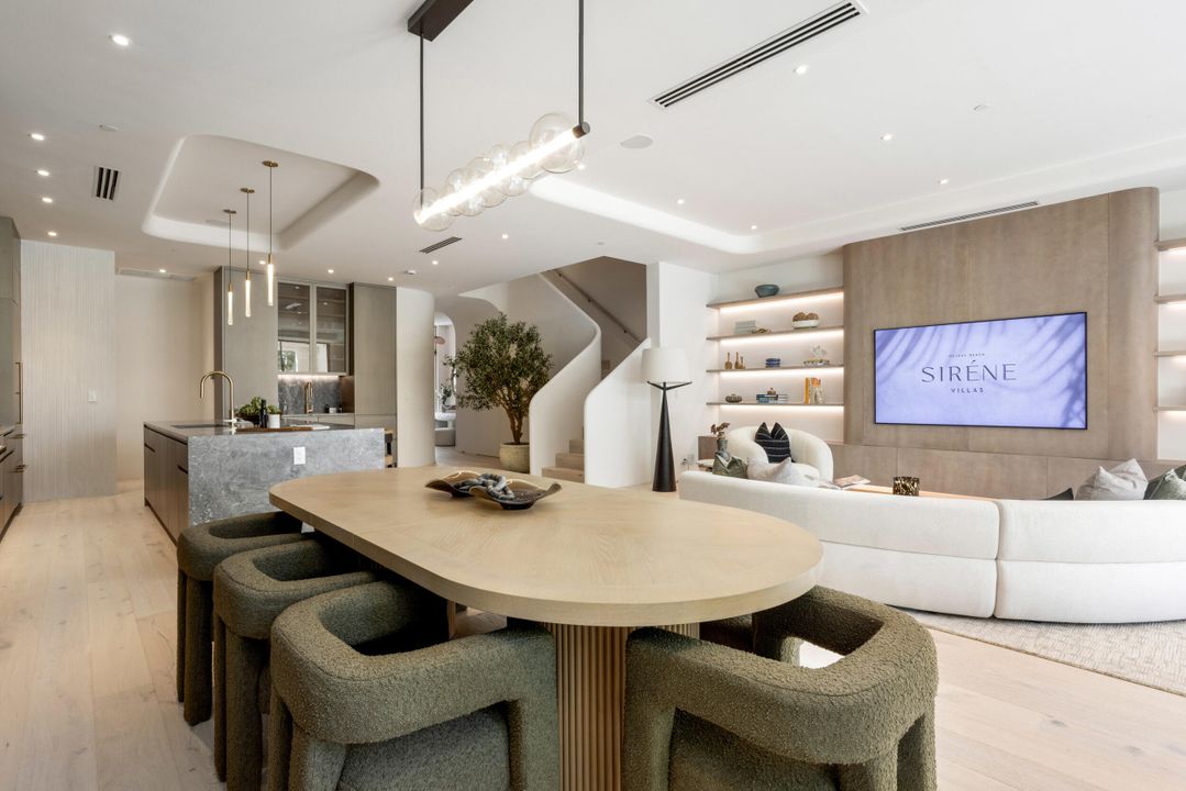 Active With Contract: $5,650,000 (4 beds, 4 baths, 4467 Square Feet)