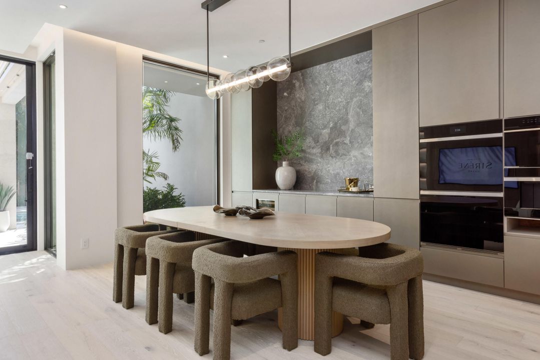 Active With Contract: $5,650,000 (4 beds, 4 baths, 4467 Square Feet)