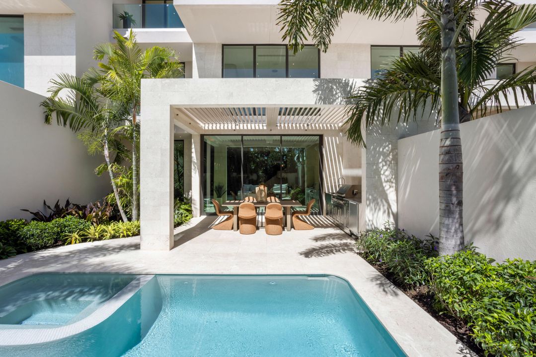 Active With Contract: $5,650,000 (4 beds, 4 baths, 4467 Square Feet)