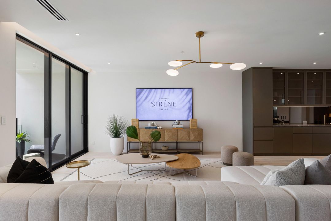 Active With Contract: $5,650,000 (4 beds, 4 baths, 4467 Square Feet)