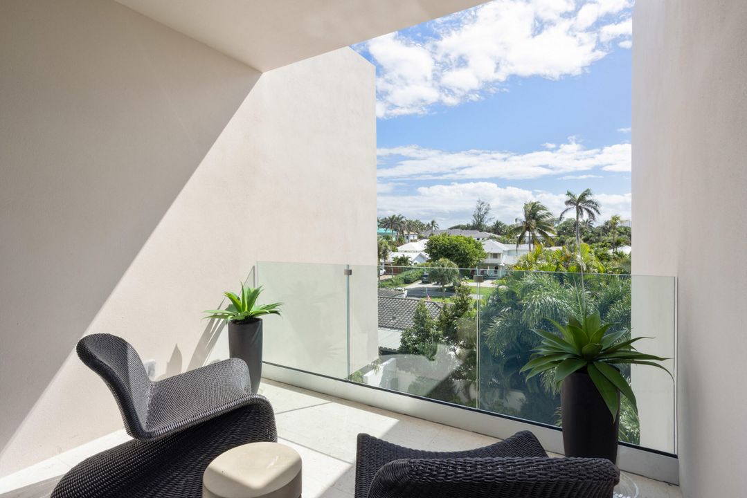 Active With Contract: $5,650,000 (4 beds, 4 baths, 4467 Square Feet)