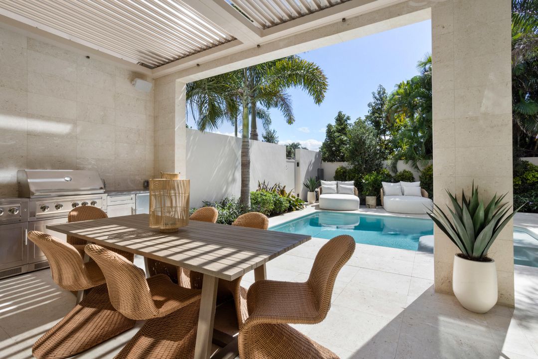 Active With Contract: $5,650,000 (4 beds, 4 baths, 4467 Square Feet)