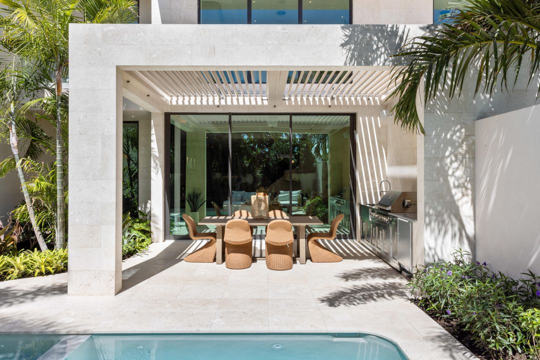 Active With Contract: $5,650,000 (4 beds, 4 baths, 4467 Square Feet)