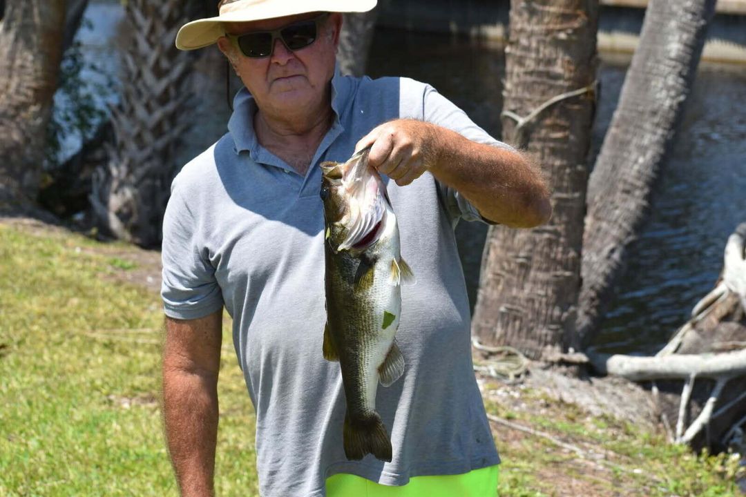 For Sale: $274,500 (2 beds, 2 baths, 1080 Square Feet)