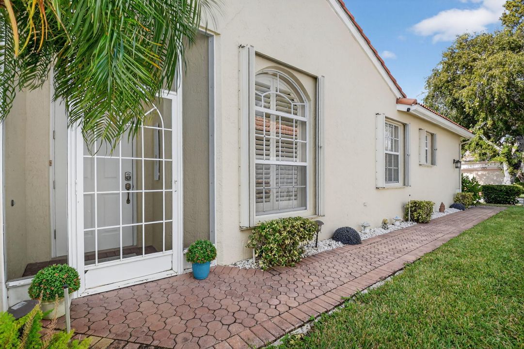 For Sale: $429,000 (3 beds, 2 baths, 1667 Square Feet)
