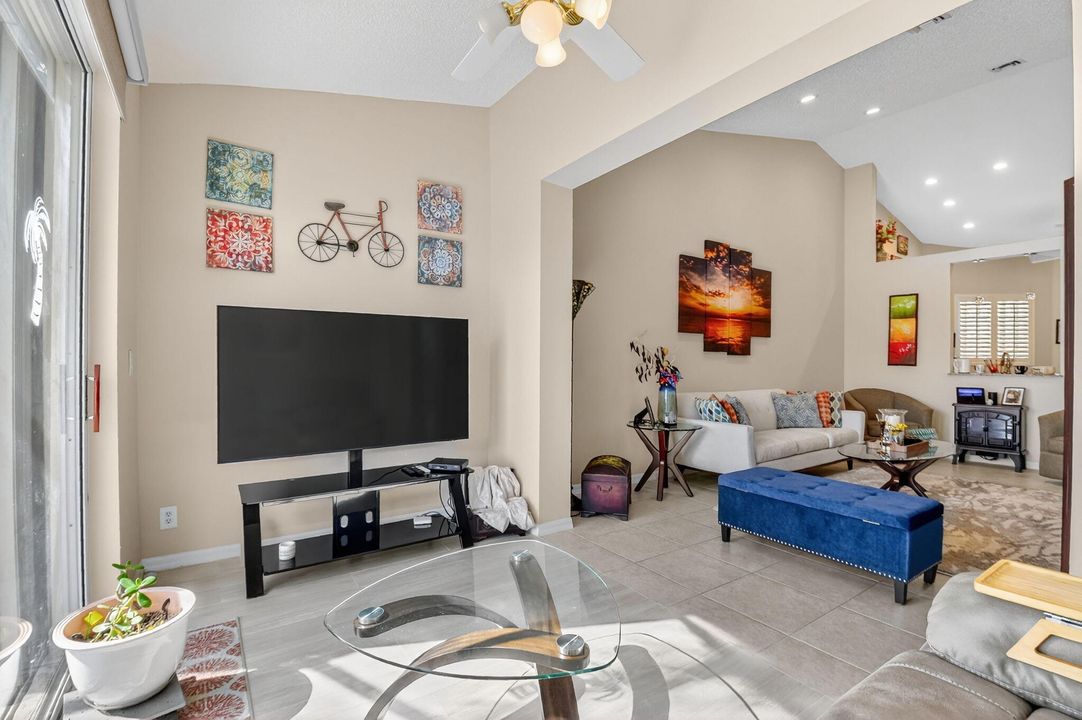 For Sale: $429,000 (3 beds, 2 baths, 1667 Square Feet)