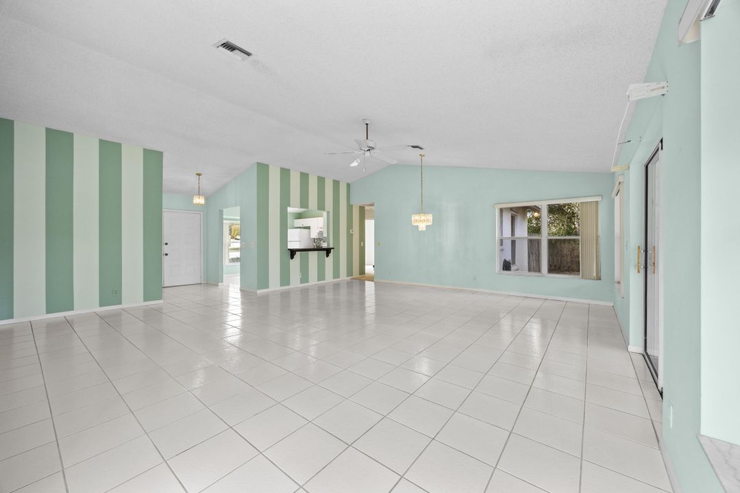 En Venta: $499,000 (4 camas, 2 baños, 1564 Pies cuadrados)