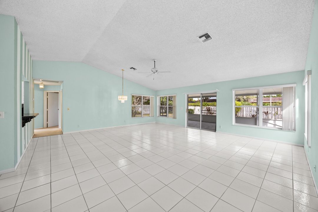 En Venta: $499,000 (4 camas, 2 baños, 1564 Pies cuadrados)