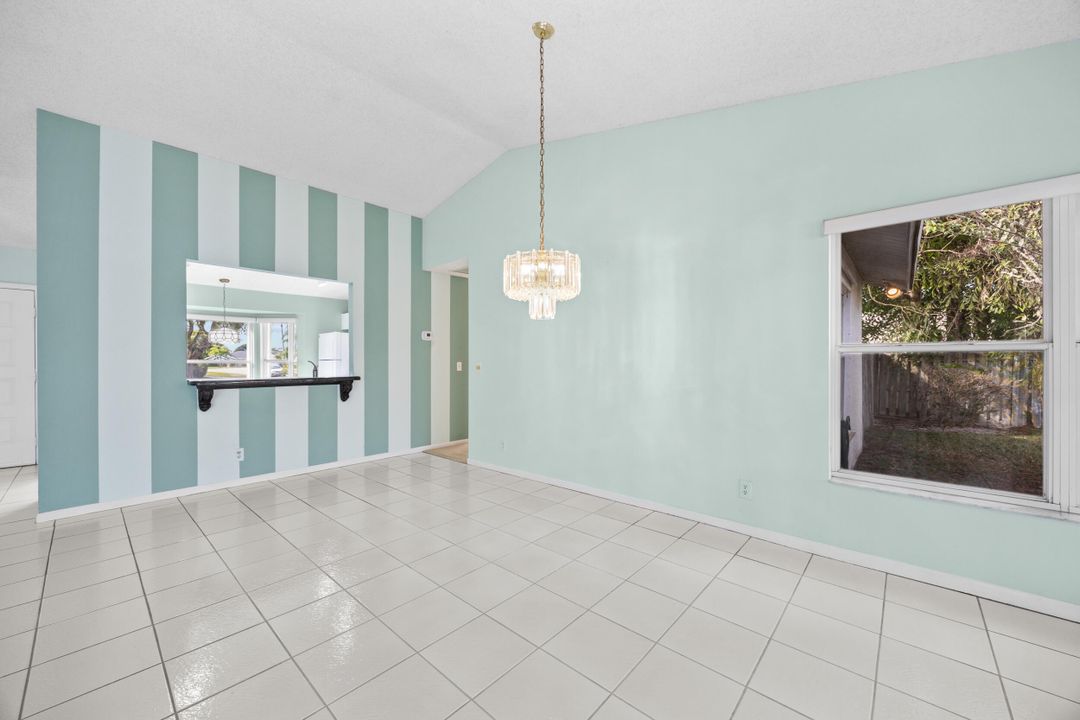 En Venta: $499,000 (4 camas, 2 baños, 1564 Pies cuadrados)