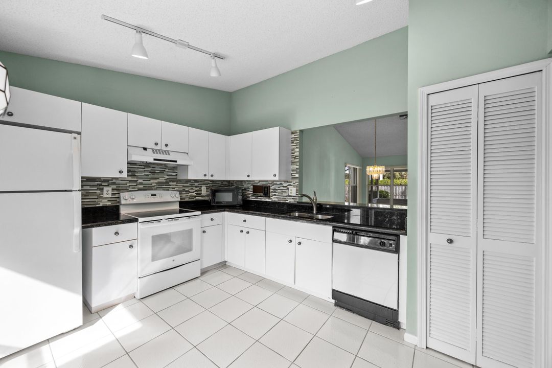 En Venta: $499,000 (4 camas, 2 baños, 1564 Pies cuadrados)