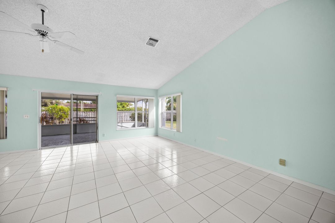 En Venta: $499,000 (4 camas, 2 baños, 1564 Pies cuadrados)