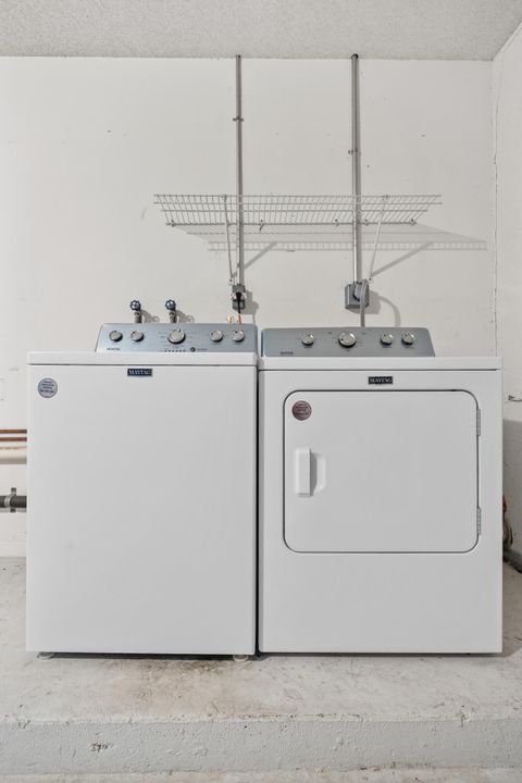 En Venta: $499,000 (4 camas, 2 baños, 1564 Pies cuadrados)