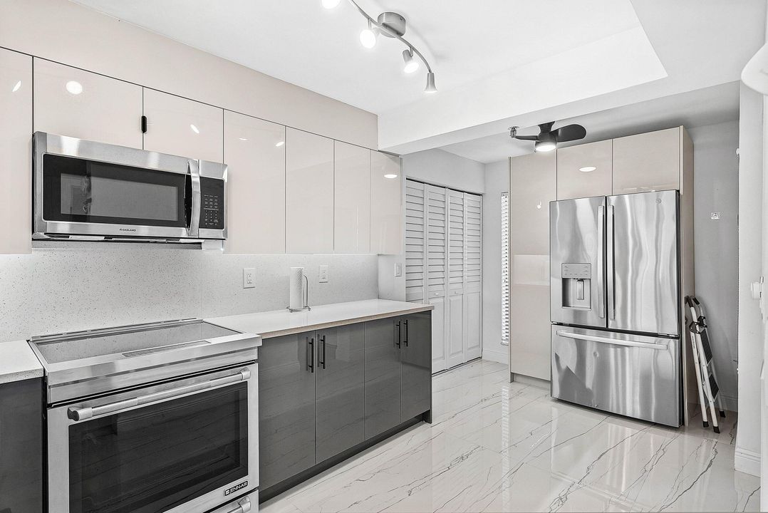 待售: $700,000 (3 贝兹, 2 浴室, 1495 平方英尺)