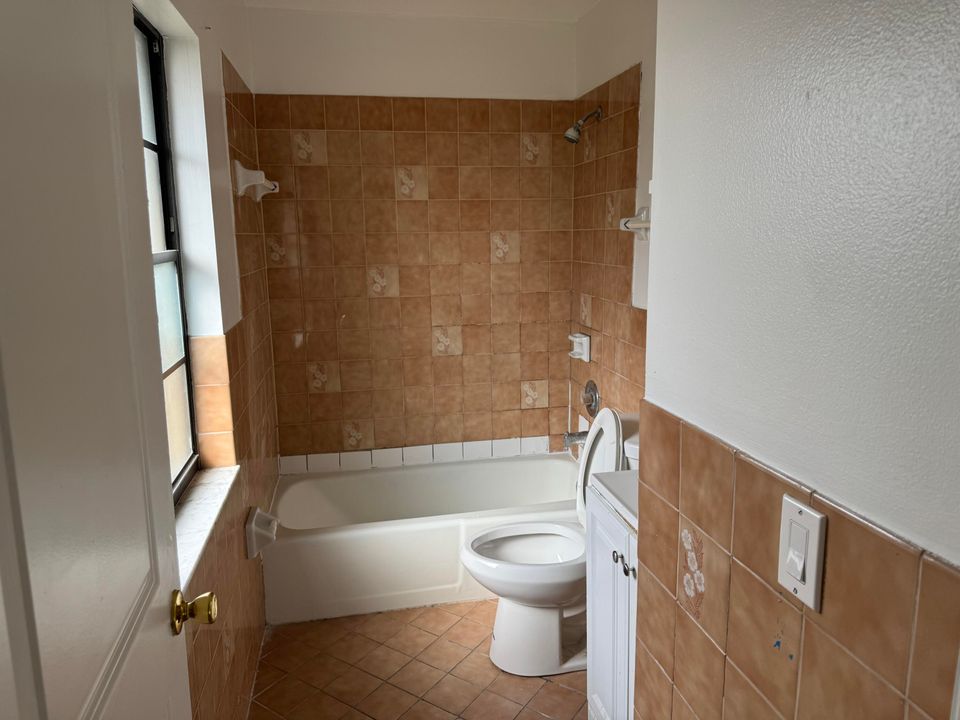 В аренду: $2,475 (3 спален, 2 ванн, 1193 Квадратных фут)