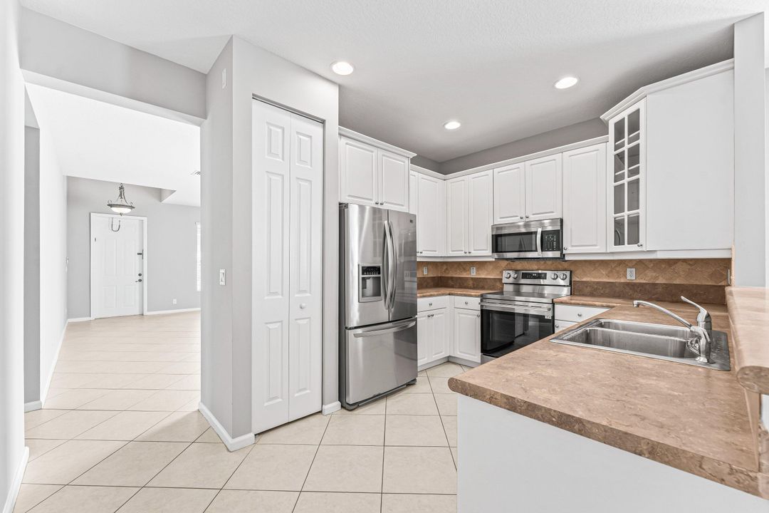 For Rent: $3,300 (3 beds, 2 baths, 1822 Square Feet)