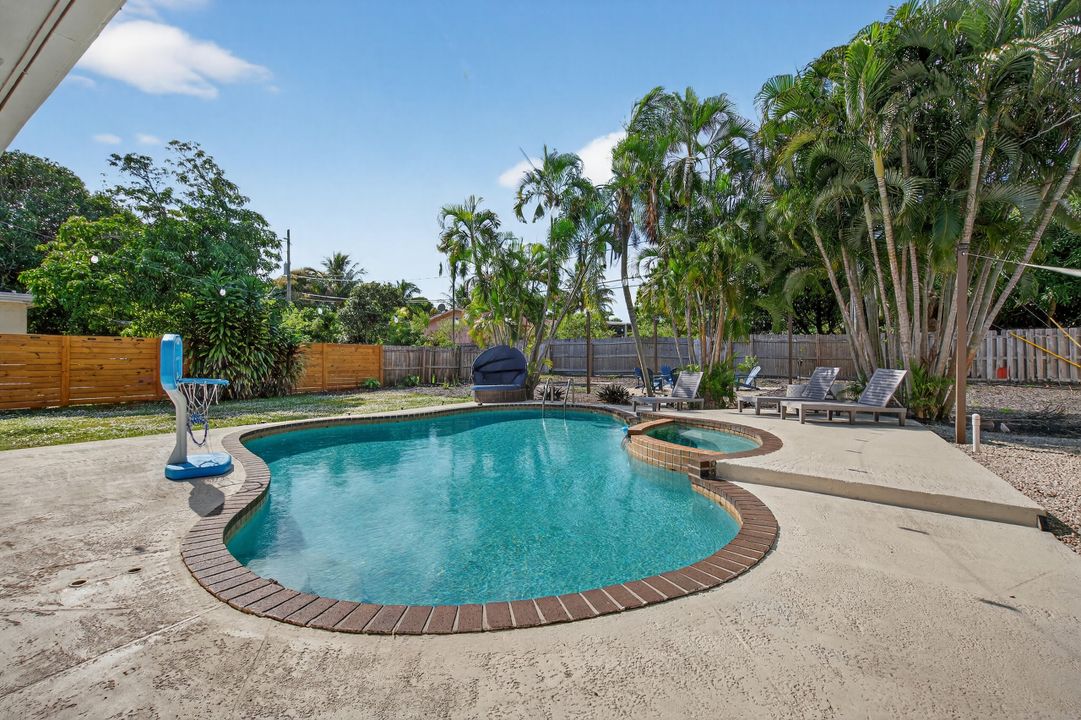 En Venta: $540,000 (3 camas, 2 baños, 1180 Pies cuadrados)