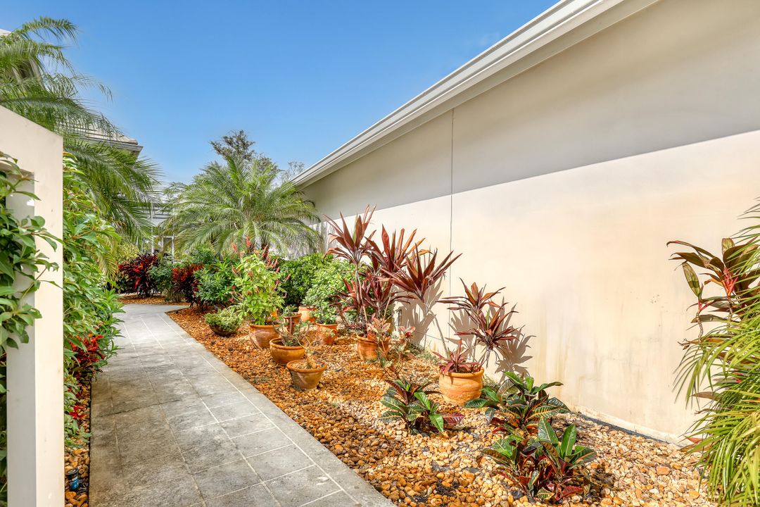 For Sale: $899,999 (3 beds, 3 baths, 2890 Square Feet)