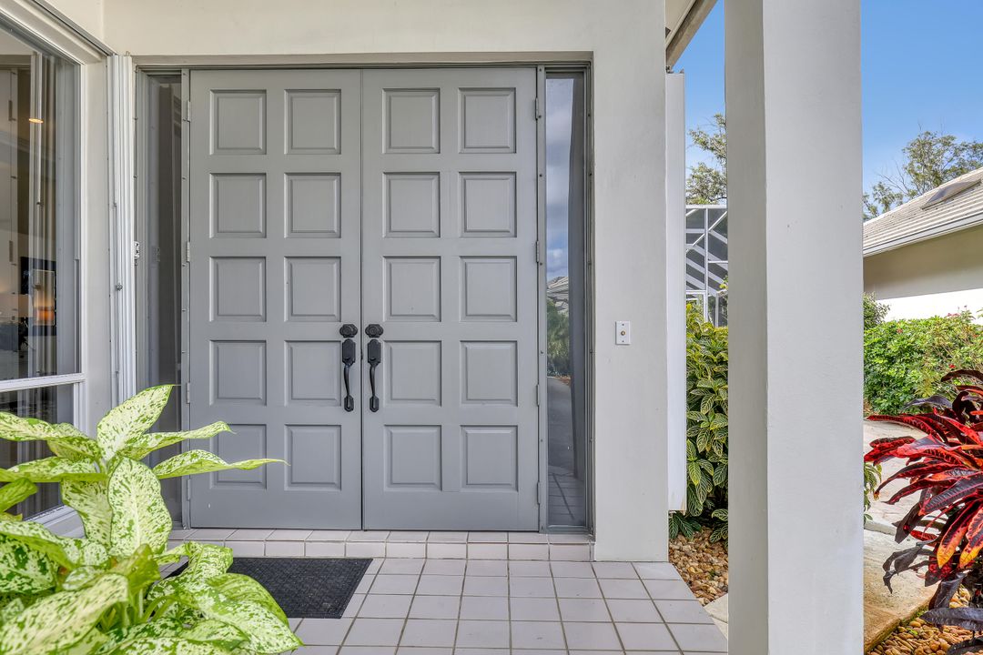 For Sale: $899,999 (3 beds, 3 baths, 2890 Square Feet)