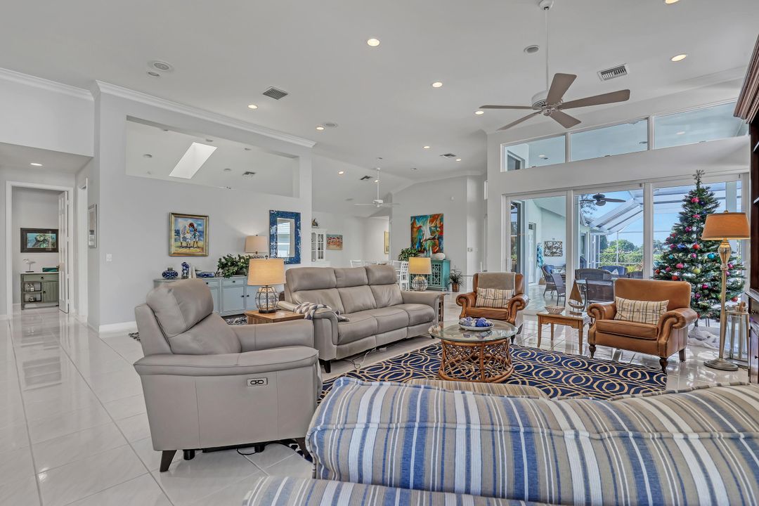 For Sale: $899,999 (3 beds, 3 baths, 2890 Square Feet)