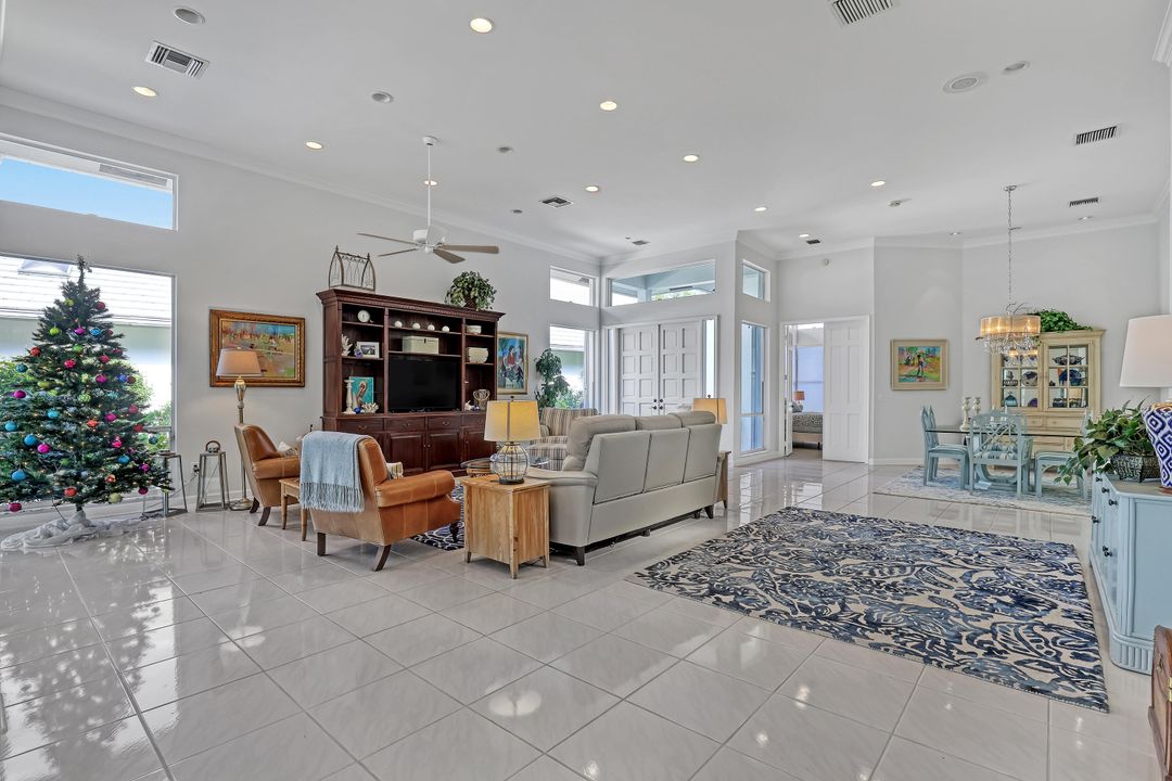 For Sale: $899,999 (3 beds, 3 baths, 2890 Square Feet)