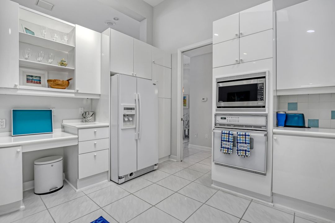 For Sale: $899,999 (3 beds, 3 baths, 2890 Square Feet)