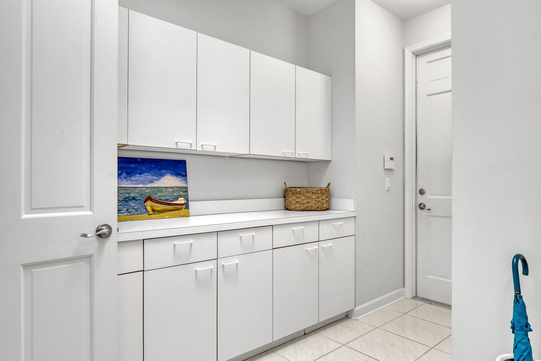 For Sale: $899,999 (3 beds, 3 baths, 2890 Square Feet)