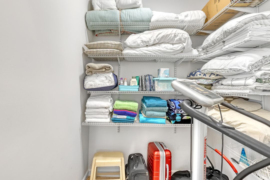 For Sale: $899,999 (3 beds, 3 baths, 2890 Square Feet)