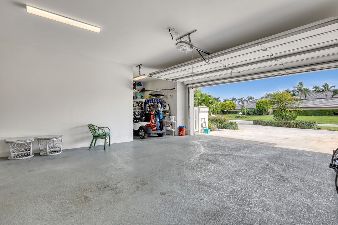 For Sale: $899,999 (3 beds, 3 baths, 2890 Square Feet)