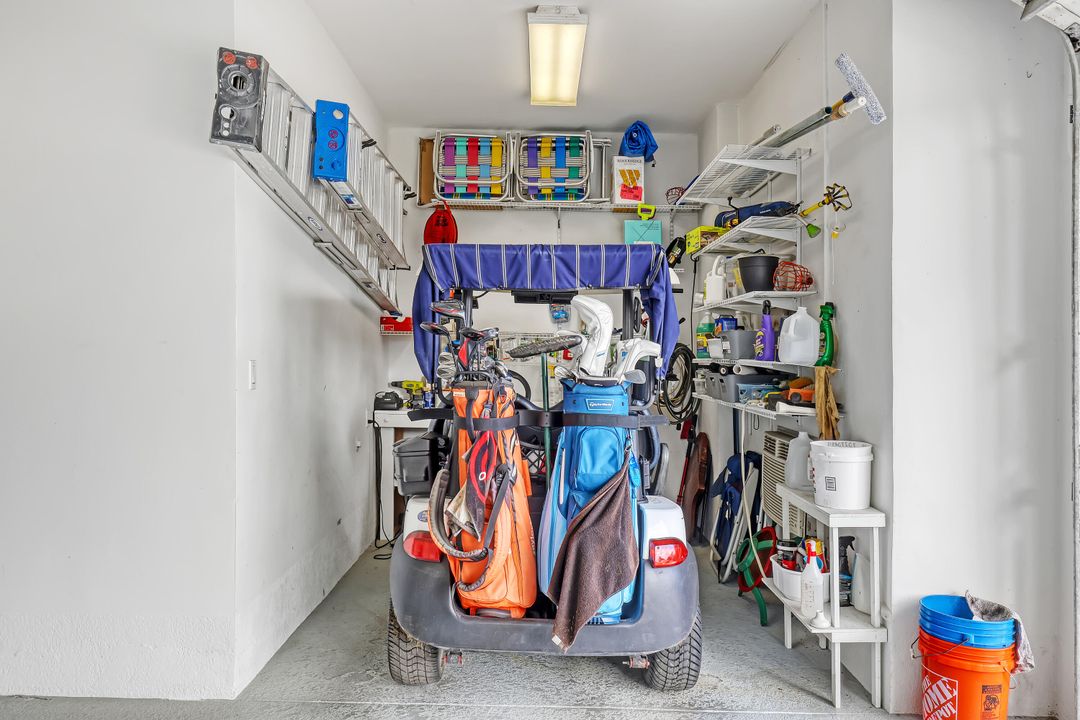 For Sale: $899,999 (3 beds, 3 baths, 2890 Square Feet)