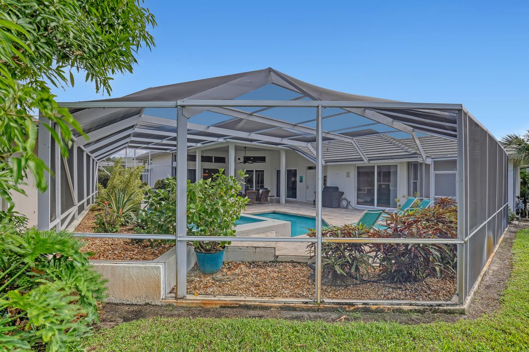 For Sale: $899,999 (3 beds, 3 baths, 2890 Square Feet)