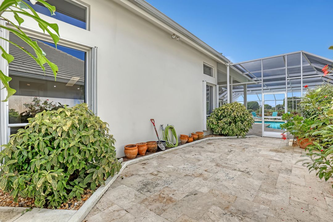 For Sale: $899,999 (3 beds, 3 baths, 2890 Square Feet)