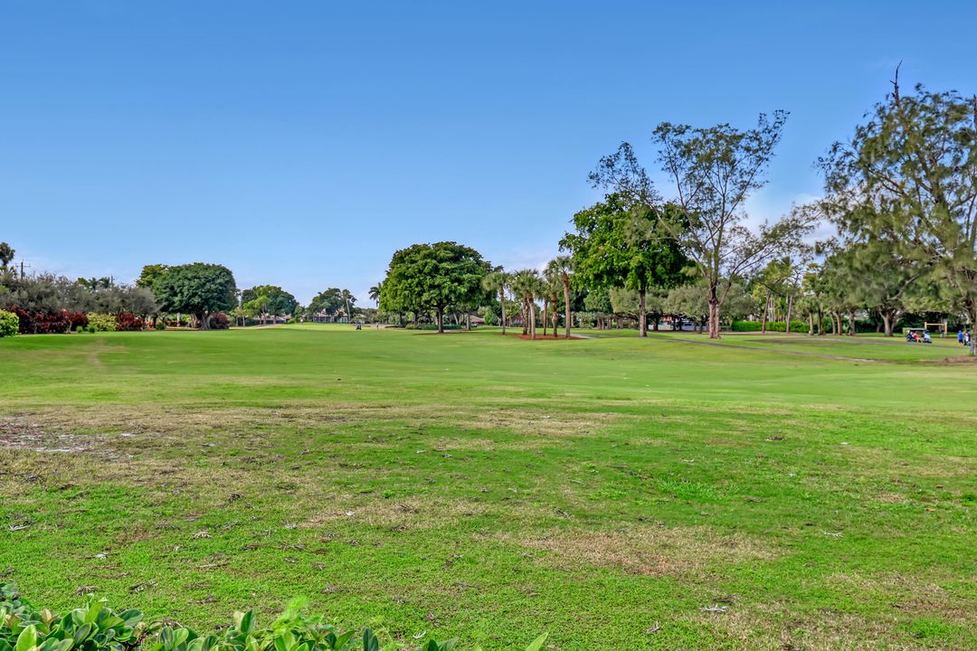 For Sale: $899,999 (3 beds, 3 baths, 2890 Square Feet)