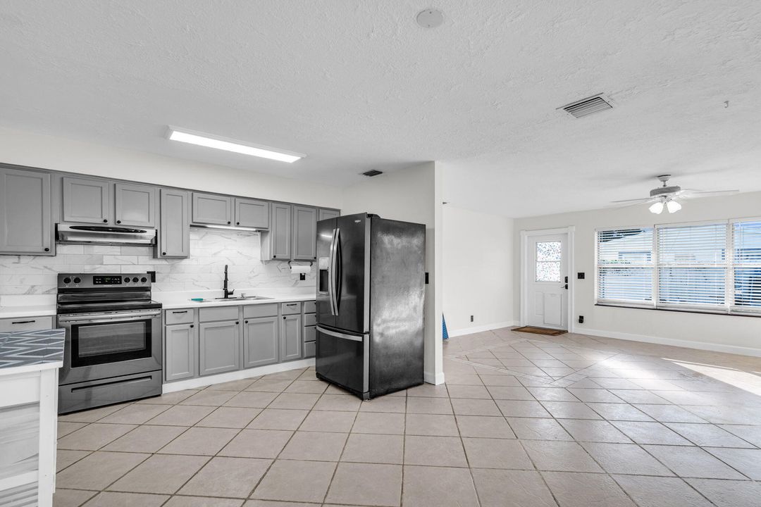 En Venta: $460,000 (4 camas, 2 baños, 1436 Pies cuadrados)