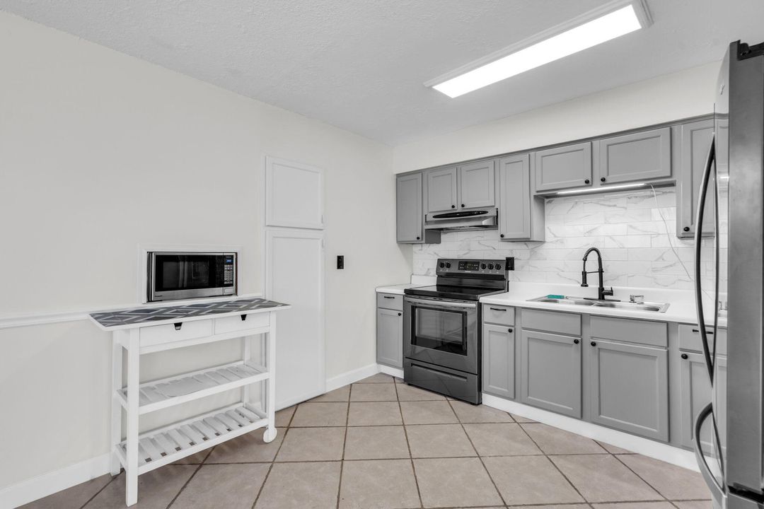 En Venta: $460,000 (4 camas, 2 baños, 1436 Pies cuadrados)