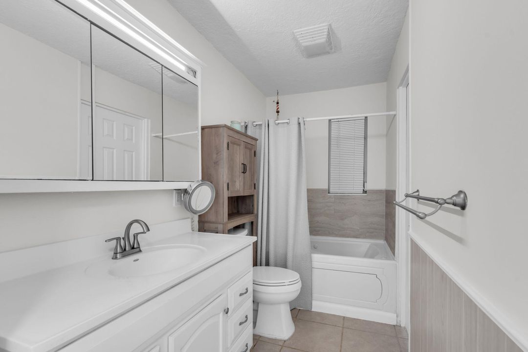 En Venta: $460,000 (4 camas, 2 baños, 1436 Pies cuadrados)