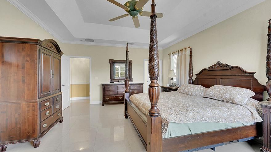 En Venta: $534,990 (3 camas, 2 baños, 2547 Pies cuadrados)