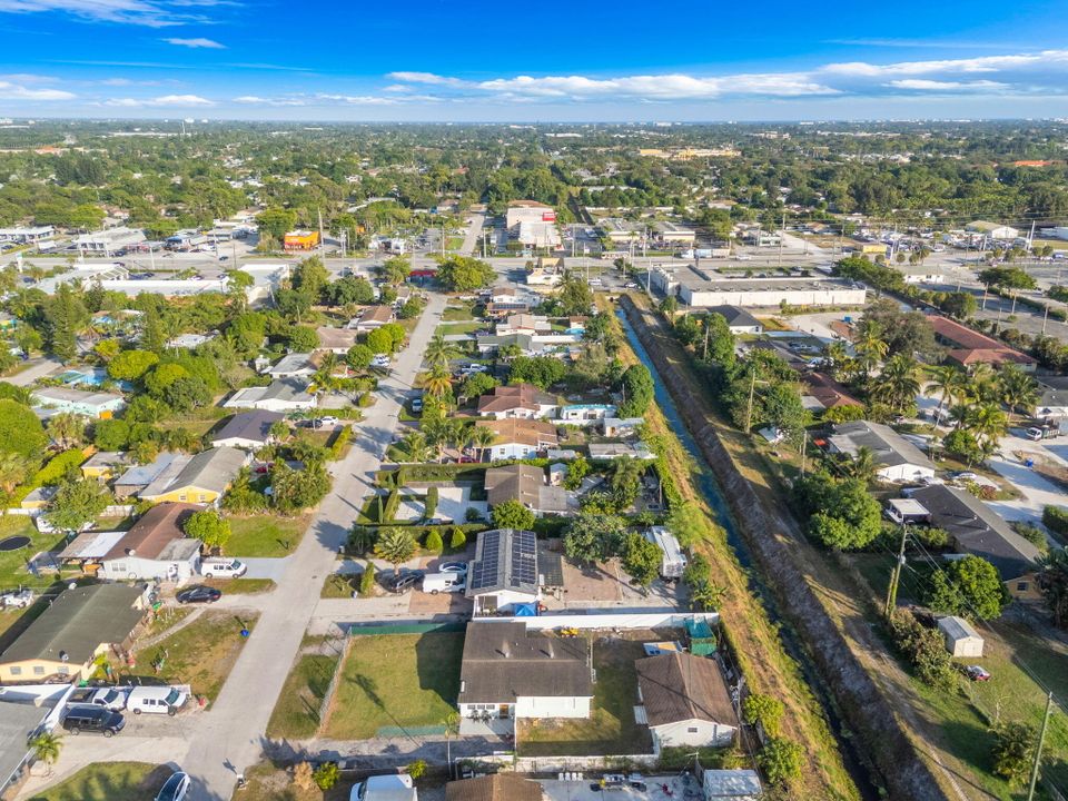 En Venta: $460,000 (4 camas, 2 baños, 1436 Pies cuadrados)