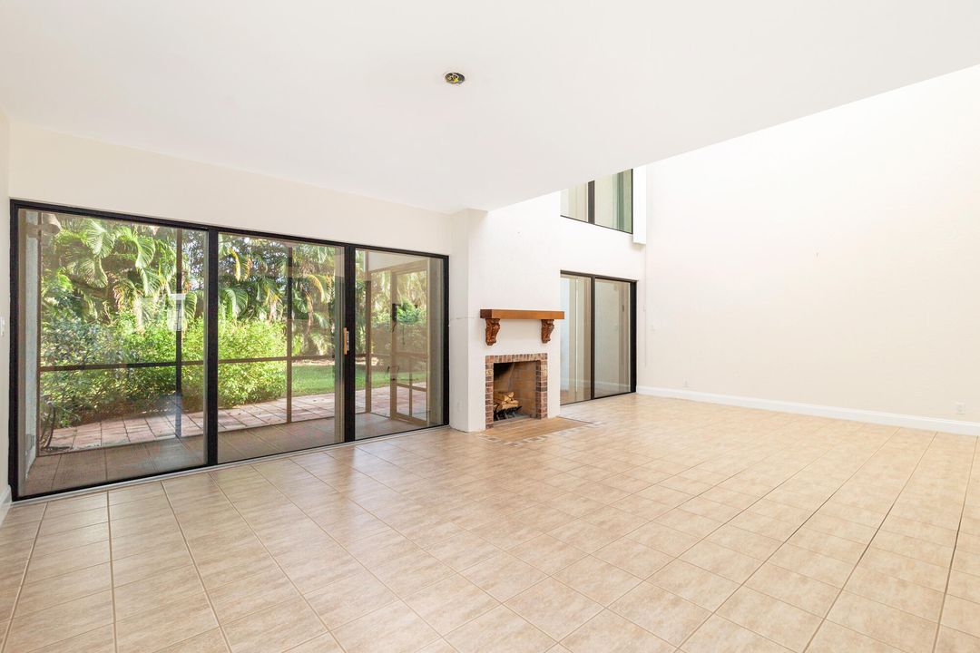 En Venta: $429,000 (3 camas, 3 baños, 1781 Pies cuadrados)