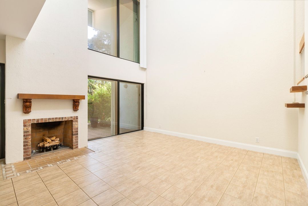 En Venta: $429,000 (3 camas, 3 baños, 1781 Pies cuadrados)