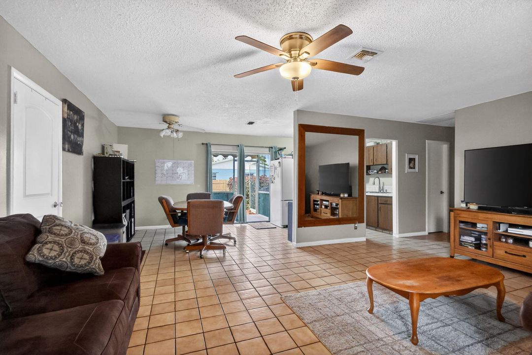 For Sale: $449,900 (3 beds, 2 baths, 1500 Square Feet)